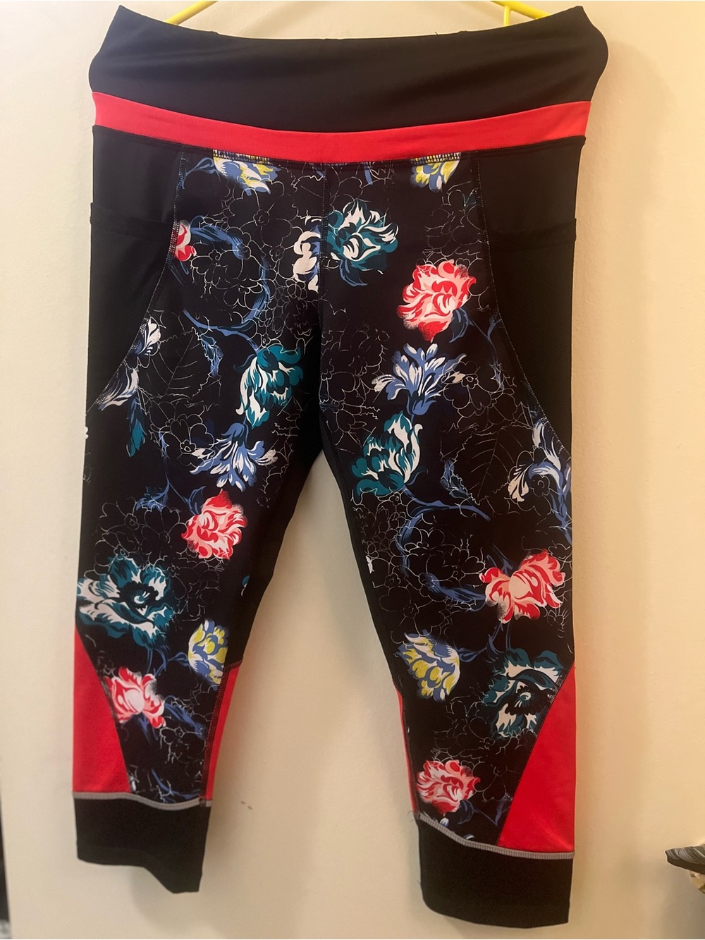 Girls' Floral Active Capri Leggings - Black with Red Accents